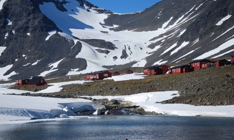 SU Tarfala Research Station.jpg