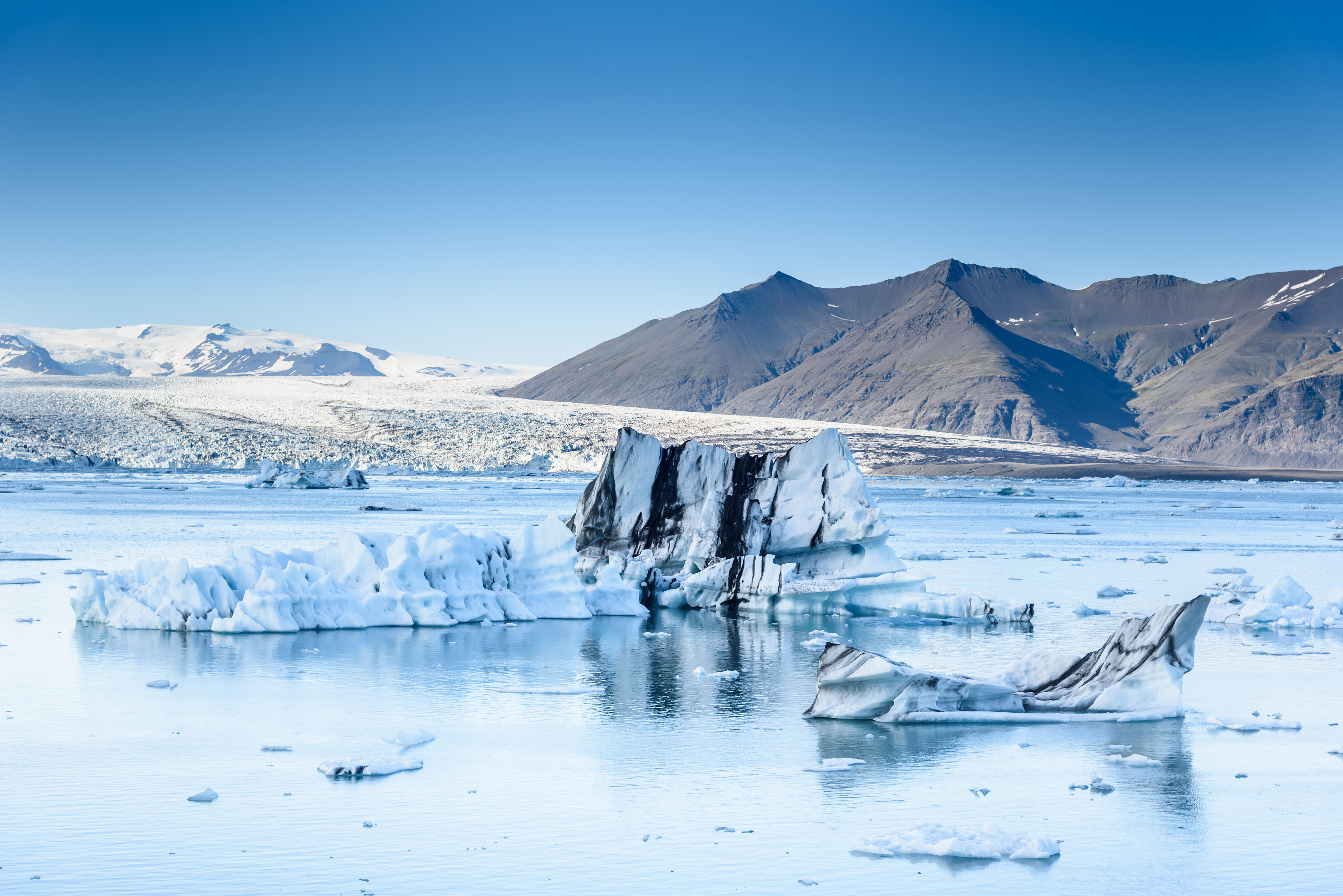 Beautiful View Of Icebergs In Glacier Lagoon 8V2WQLD