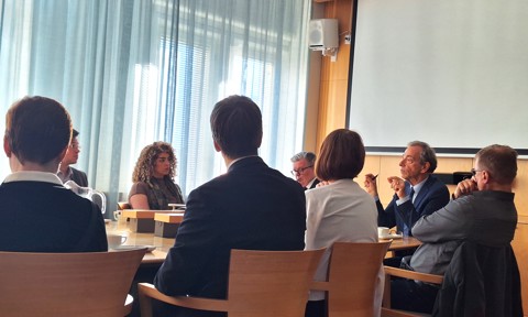 Roundtablediscussionphoto (1)