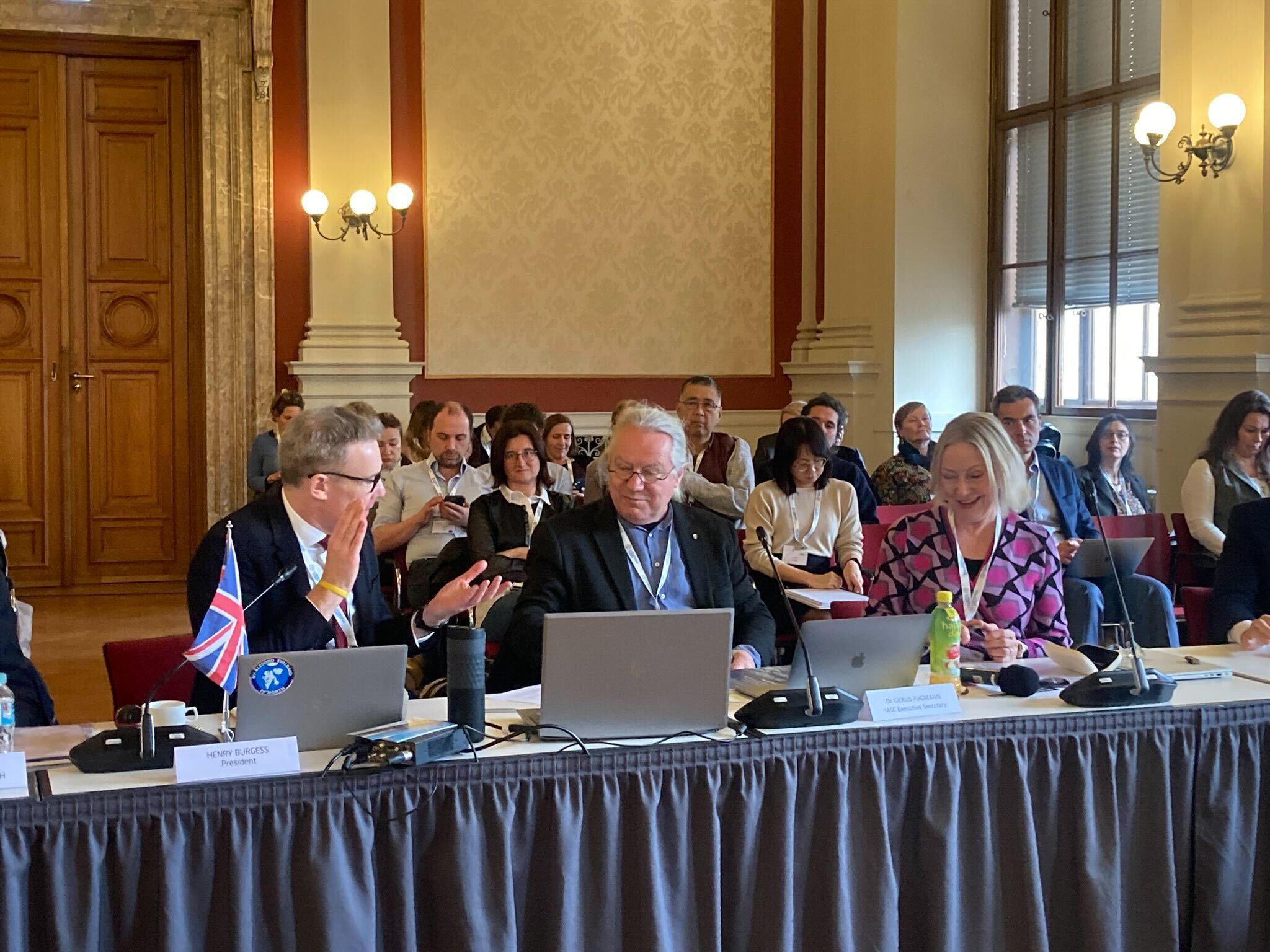 Henry Burgess, IASC President, Lars Kullerud, UArctic President and Grete K. Hovelsrud, IASSA President in the signing event